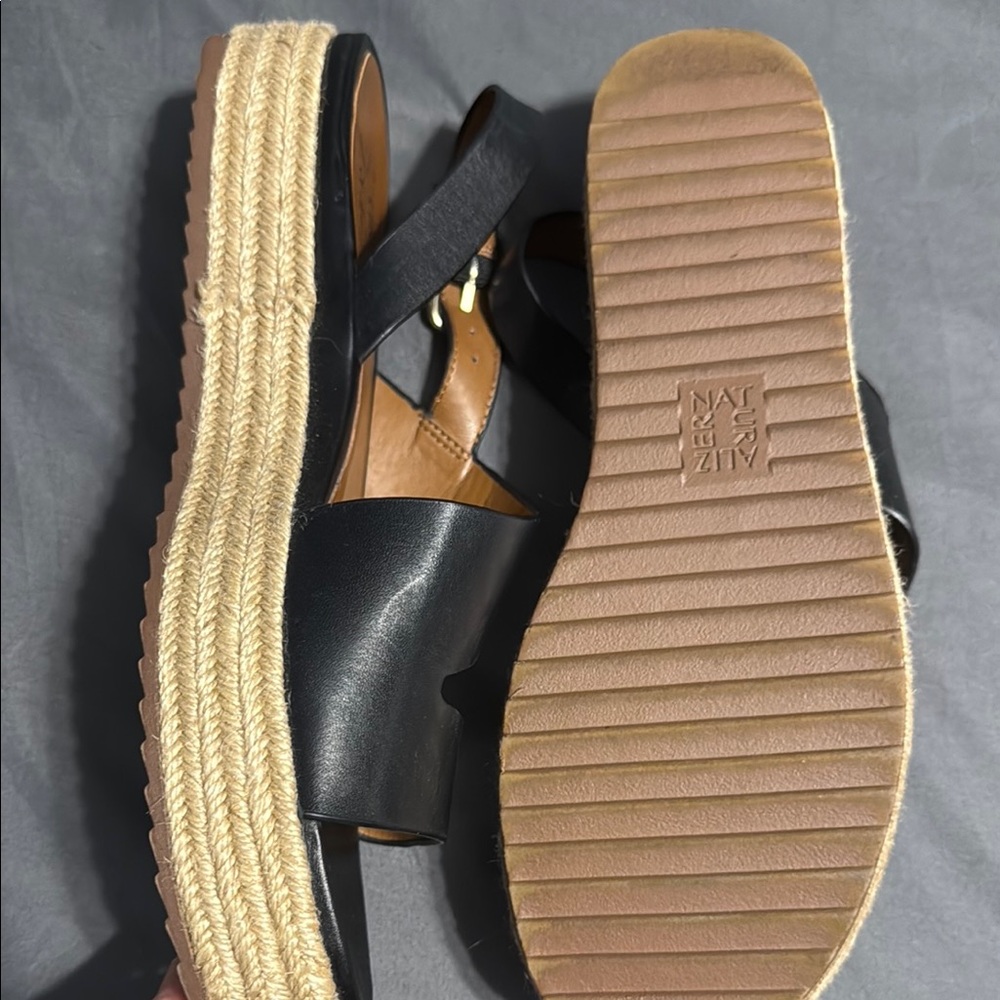Naturalizer Black Sandals with Cross Straps size 9 - Picture 3 of 4